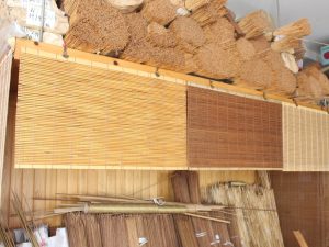 材料によって雰囲気も変わる。左からヨシ、御形、竹