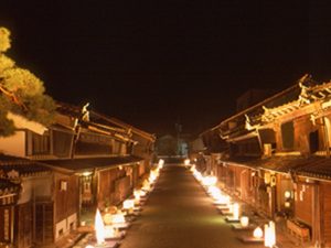 ▲美濃和紙は繊維構造が縦横に重なっているため非常に強い。明治・大正時代にはコーヒーフィルターとして欧米へ輸出されていたそうだが、現在は古い絵画や書籍など美術品の修復用素材として世界中の有名博物館・美術館で使われているという。毎年10月に『うだつの上がる町並み』で開催される『美濃和紙あかりアート展』は、美濃市制40周年記念事業として平成6年からスタートした。24回目となる今年は、2017年10月7日土曜日・8日日曜日の2日間の予定