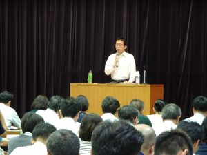 2017年7月10日に福岡県自治会館で開催された国土交通省主催の「新たな住宅セーフティネット制度に関する説明会」。会場には定員の300人近い人々が集まった