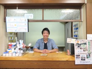 小杉湯三代目の平松氏。小杉湯では番台と入浴客の間に会話があるという。だから、ここに来るという人も多いのだろう