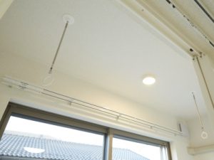 サンルームと室内物干しがあれば、室内に洗濯物が干せるので、防犯に効果がある