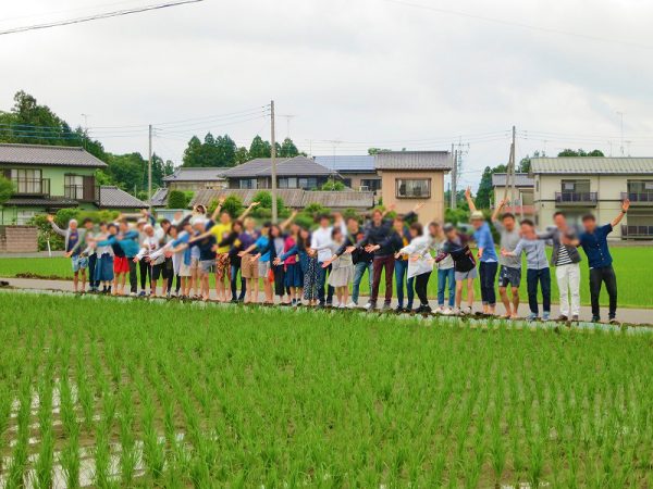 ▲『農家まっつら』では田植えや収穫祭などのイベントを季節ごとに開催。<br />世代や性別に関係なく、農業を通じて地域の人たちとの交流を育んでいる