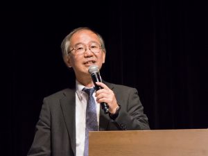 基調講演をされる横浜国立大学大学院の高見沢実教授