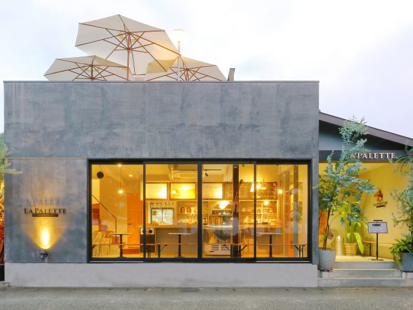 休日には行列ができるという用宗海岸近くのジェラート店「LA PALETTE(ラ パレット)」。</br>地元の厳選食材を使った無着色無香料のジェラートが味わえる