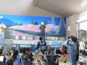 銭湯絵のライブペインティングでコミュニケーション