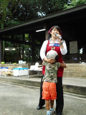 イベント時の大津氏。見せて頂いたどの写真も子どもに懐かれまくっており、楽しそうだった