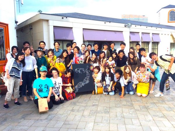 またたび×天晴れ7周年の大同窓会にて。全国や海外に散らばったメンバーも集合して約40名もの大所帯に。数年来の再会でも、一瞬でお互いをわかりあえるその空気感が嬉しかったそう