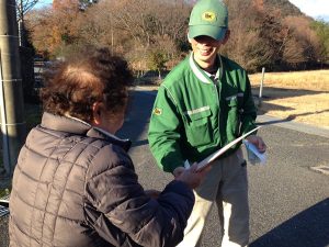 兵庫県西脇市では、定期刊行物をお届けする際に見守り支援を行っている