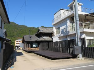 町内には移住者のオフィスや店舗などが点在している。写真はえんがわのあるオフィスとして有名なIT企業のサテライトオフィス