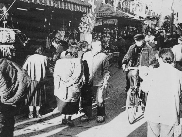 旧志免鉱業所が操業していた頃の町の様子（総合福祉施設「シーメイト」内の展示写真より許可を受けて撮影）