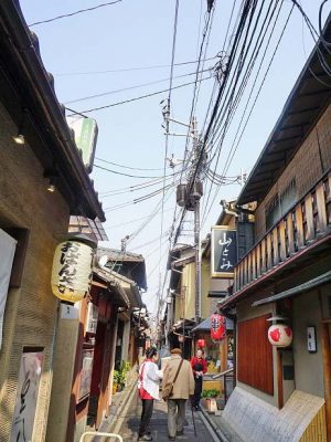 ▲京子さんの祖母であるトミさんの名前にちなんで名づけられた『山とみ』。現在は四代目となる京子さんの息子さんと娘さんがお店を切り盛り中だ