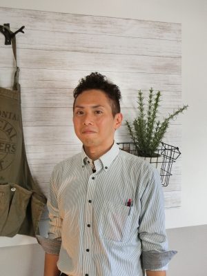 窪商事は鹿児島市下荒田にあるまちの不動産。窪さんは父親から会社を受け継いだ