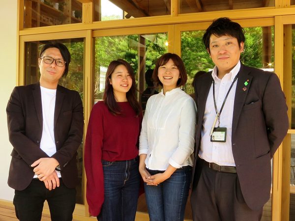 写真左から、岡本さん、山崎さん、三橋さん、高橋さん。今後の活躍を期待したい