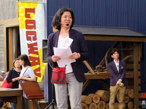 「LOGWAY」「LOGWAYコーチャー」について説明する、（株）アールシーコア BESS事業本部 ブランドマネージャーの工藤さん