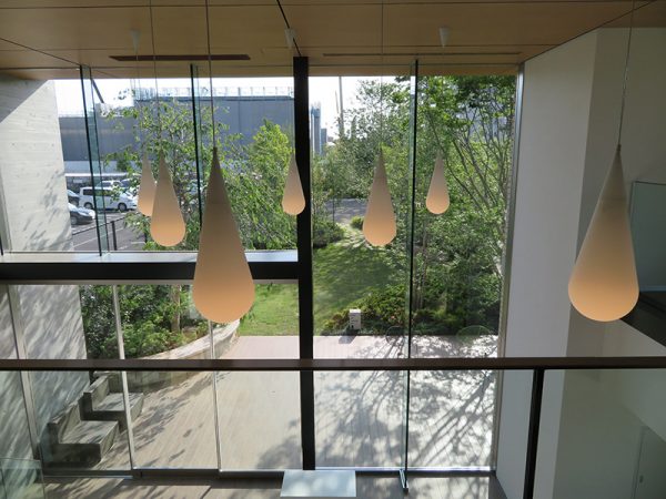 建物の前には広い空間もある。今後、人が集まるようになってくれば、利用を考えていきたいとのこと