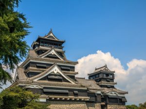 平成28年熊本地震により甚大な被害を受けた熊本城。復旧・復元を目指し、復興事業の支援金を募集している