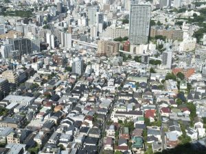 多くの土地は、都市計画法によって用途地域が定められている