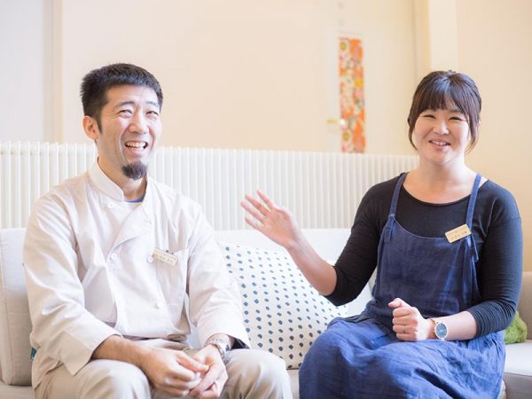 川島旅館三代目の松本康宏さん、美穂さんのお二人にインタビュー