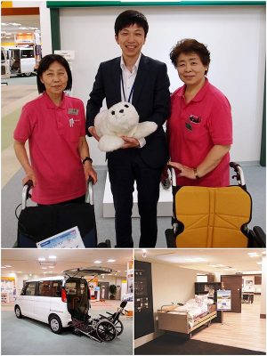 写真上、中央：セラピー効果があるアザラシ型ロボット「パロちゃん」を手に目黒武司さん 写真下：民間の福祉車両や介護ベッドなどが展示される館内