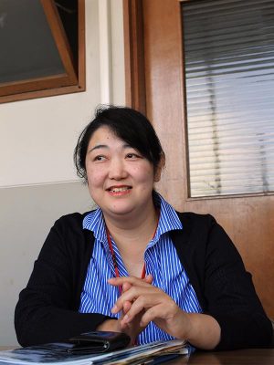 秋田県仙北市教育委員会 文化財課の山形幸子氏。保存事業を単なる事業として進めるのではなく、日ごろから地域の方々に寄り添い「武家屋敷」を守る