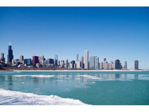 ミシガン湖畔から摩天楼が並ぶシカゴ市街を望む。
（以下、写真はすべて撮影：倉方俊輔）