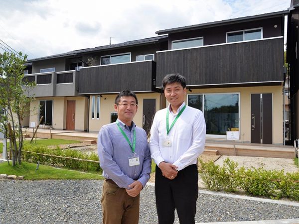 はるひのプロジェクトの事務局が置かれている株式会社LIVの竹内さん（左）と森上さん（右）