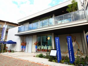 HomeXはパナソニックホームズの最上位住宅ブランド「カサートアーバン」から導入される。「まずは設計通りにすべての機能を使ってもらいたいので、HomeXに最適化されたカサートアーバンから始めます」と村本さん