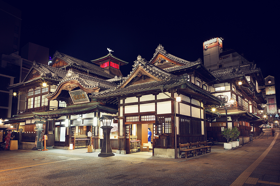 19年1月から保存修理工事に入る 松山の宝 道後温泉本館 明治期のまちづくりの戦略的事業と先見 住まいの本当と今を伝える情報サイト Lifull Home 039 S Press