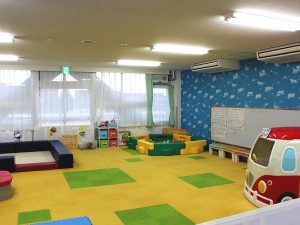 「グルッポ ふじとう」内にある児童館。乳児、幼児、小中高生など年代ごとに4部屋に分けられている