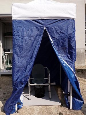 マンホールトイレは個室になっているので、一定のプライバシーは守られる