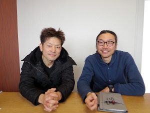 厨房機器販売と店舗の開業支援を行う鈴木さん[左]と、不動産仲介を行う新村さん[右]