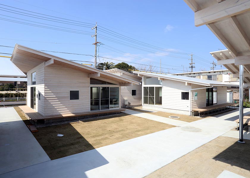 愛知県・美浜町にできた真っ白な平屋群「河和第二団地」。公営団地の