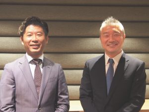 写真右から、株式会社LIFULL 地方創生推進部 渡辺昌宏さん、NPO法人空き家コンシェルジュ 代表理事 有江正太さん