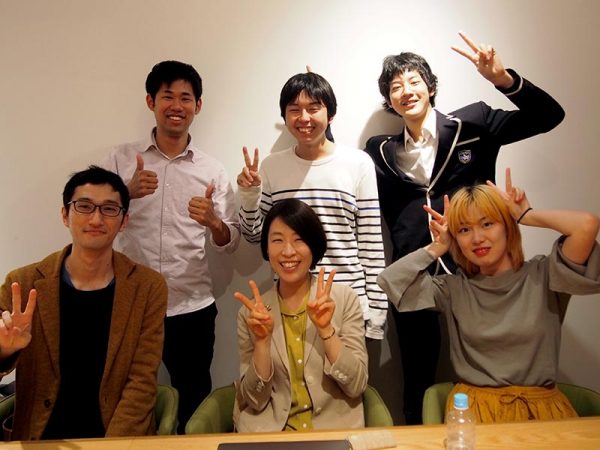 今回取材に協力いただいた皆さん。前列左から林憲吾さん、田口純子さん、丁春雨さん、後列左から海山裕太さん、市川佳吾さん、満足風人さん。年齢に関わらず仲が良く、「チーム」感が伝わってきた