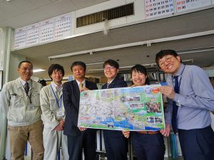 ▲長崎市まちづくり部まちなか事業推進室の皆さん。一般的なまちづくりの場合、昔ながらのまちをあえて壊し、新たなまちを形成する「大規模再開発」がメインとなるケースも多いが、ここ長崎では「今あるものを生かしながらまちづくりを進めていく」という姿勢を貫いている