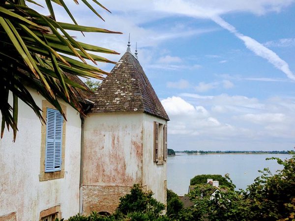 海に近いビアジェ物件だと、価格はパリ並みになる