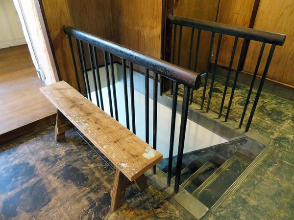 1階からまっすぐ階段を上ったところが共有のリビング。入居者同士顔を合わせる可能性が高いだけにコミュニティは意識している