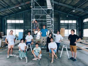 施主、設計士、職人が同じステージにたち「みんなで一緒にライブのように楽しむ」家づくりを提案する「HandiHouse project」のメンバー。左から2人目がお話を聞かせてくれた中田さん