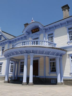 菖蒲池側から見た豊平館