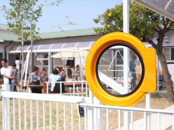 中庭はバーベキュースペースとして貸し出しも行っている。苔を使ったアップサイクルイベント「苔リウム」やマルシェなども開催され、地域の人たちとの輪は少しずつ広がっている