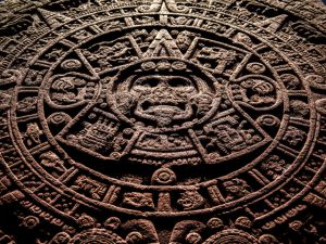 古代文明にはそれぞれの暦が存在していた。主には農業の効率を上げる目的で使われていたと思われるが、神事や祭礼にも利用され、呪術的側面も持っていたと考えられている