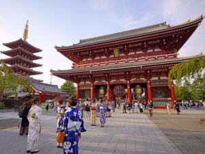 毎年多くの外国人観光客が訪れる浅草