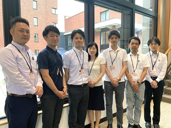 左から観光部 観光課の石岡氏、同じく吹田氏、都市整備部 都市計画課の宮舘氏、同じく佐々木氏、教育委員会 文化財課の佐藤氏、商工部 産業育成課の今氏と宮本氏