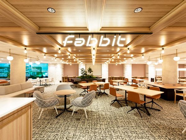 様々なイノベーションを起こせる場として、場の提供とサポートを行う「fabbit」（写真提供：APAMAN株式会社）