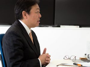 <b>井上 高志：</b>株式会社 LIFULL 代表取締役社長。1997年株式会社ネクスト（現LIFULL）を設立。インターネットを活用した不動産情報インフラの構築を目指して、不動産・住宅情報サイト「HOME'S（現：LIFULL HOME'S）」を立ち上げ、日本最大級のサイトに育て上げる。現在は、国内外併せて約20社のグループ会社、世界63ヶ国にサービス展開している