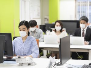 業種別に雇用型テレワーカーを見ると、「情報通信業」が最も高く35.8%、次に「学術研究、専門・技術サービス業」で29.5%、「宿泊業・飲食業」が最も割合が低く5.4%だった