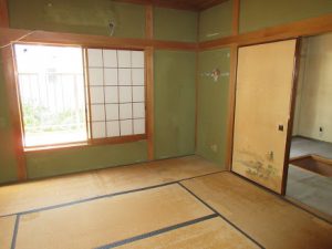 元々は和室中心の住宅だったが、各室を居室にしたシェアハウスになる