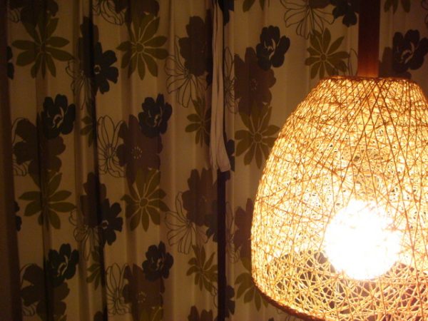 就寝前に過ごす部屋では間接照明を使用するのがおすすめ
