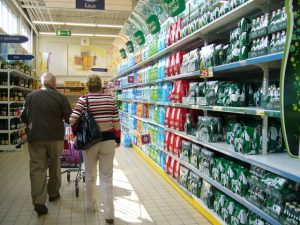 フランスでは3月16日の外出禁止令の発令以降、食料品店やスーパーマーケットなどの一部の店舗を除き休業している（写真はイメージ）