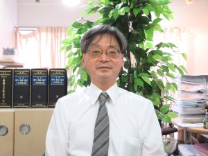 研究会で座長を務めた佐藤弁護士